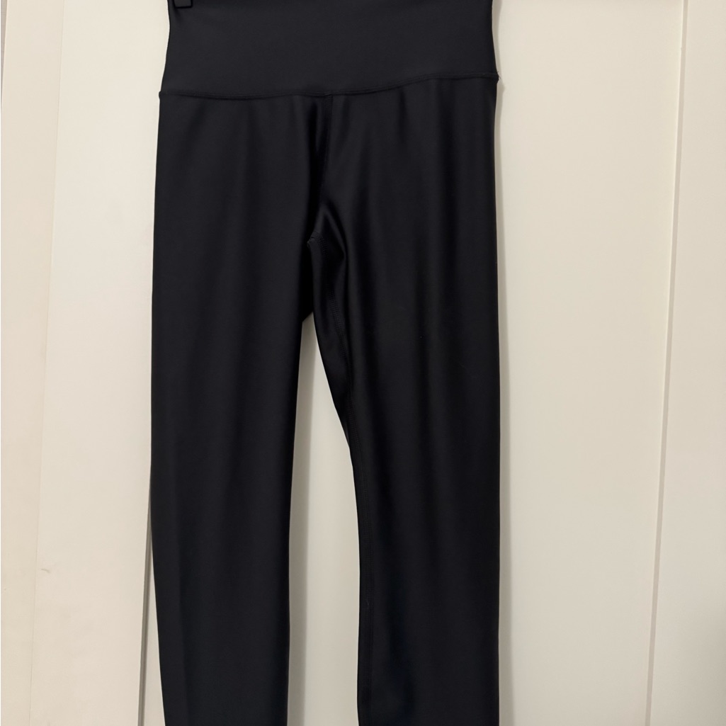 Alo Yoga Women’s Black Cropped Leggings
